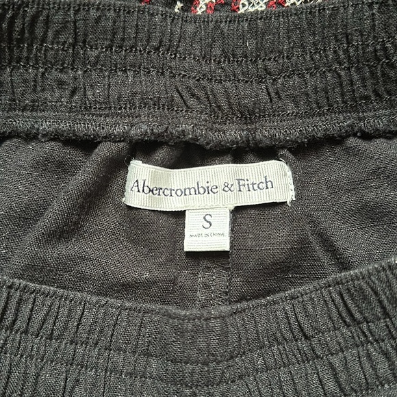 Embroidered Shorts - Picture 5 of 5